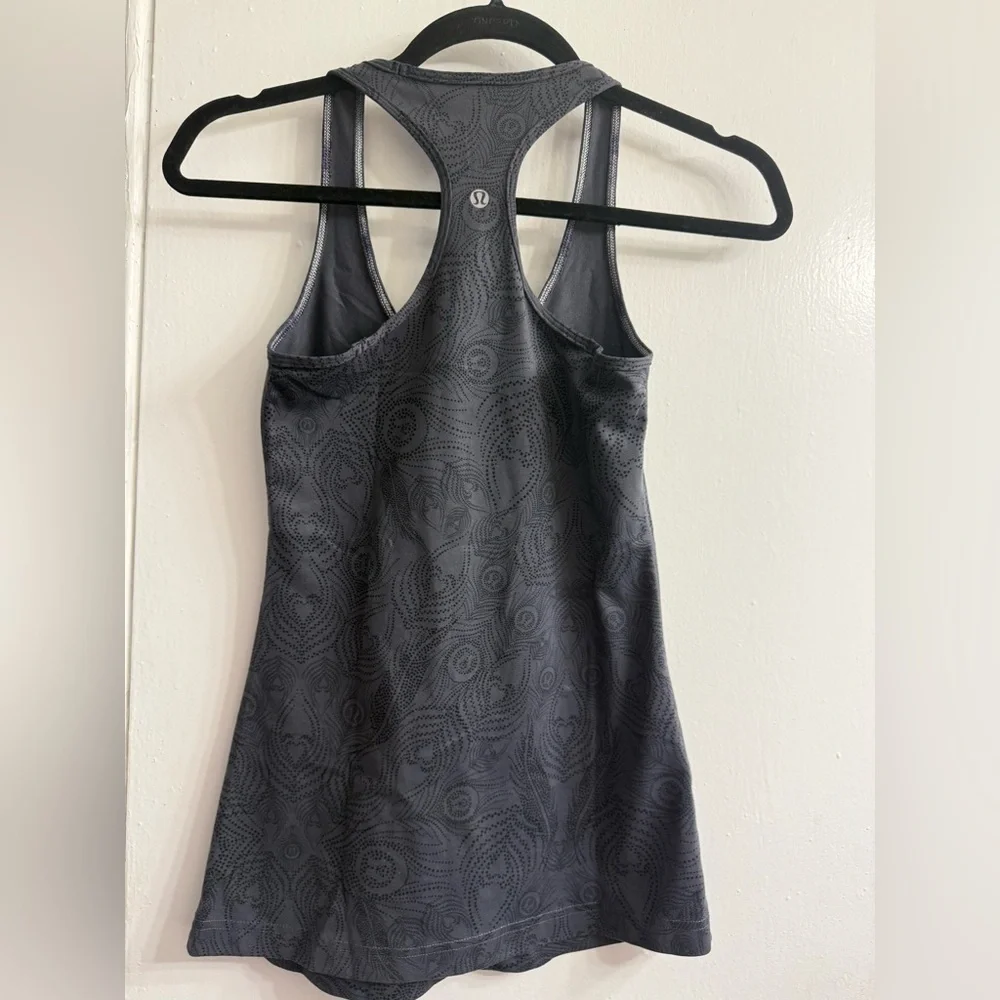 Lululemon tank size 4